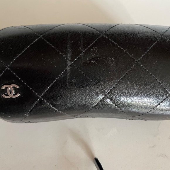 CHANEL Round/Oval Black and Pearl Pink Oversized Sunglasses with Case - Picture 2 of 7